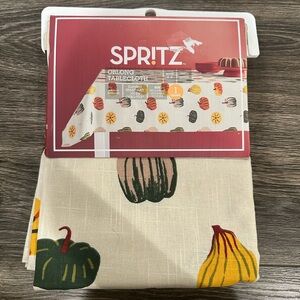 Spritz Oblong Tablecloth 60” x 84”